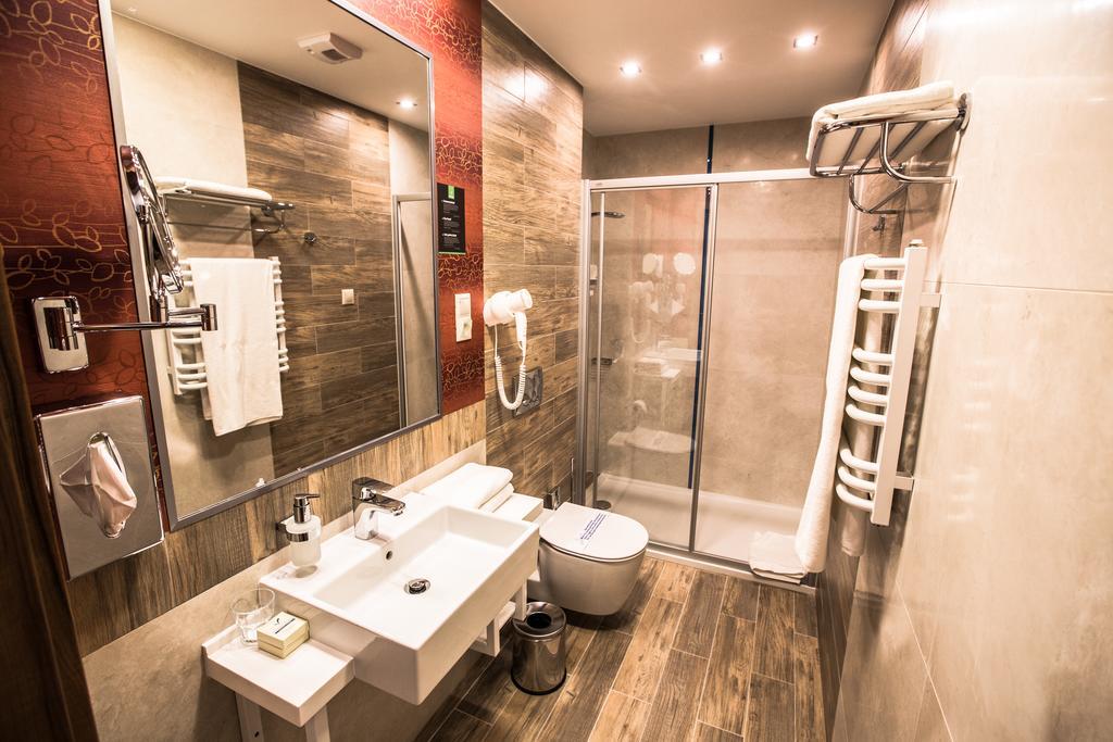 Mineral Hotel Malinowy Raj Solec-Zdrój Habitación foto